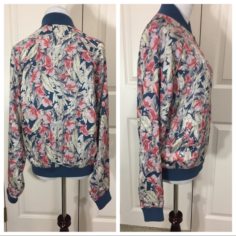 Tularosa Emma Bomber Jacket in Garden Floral - Picture 6 of 8